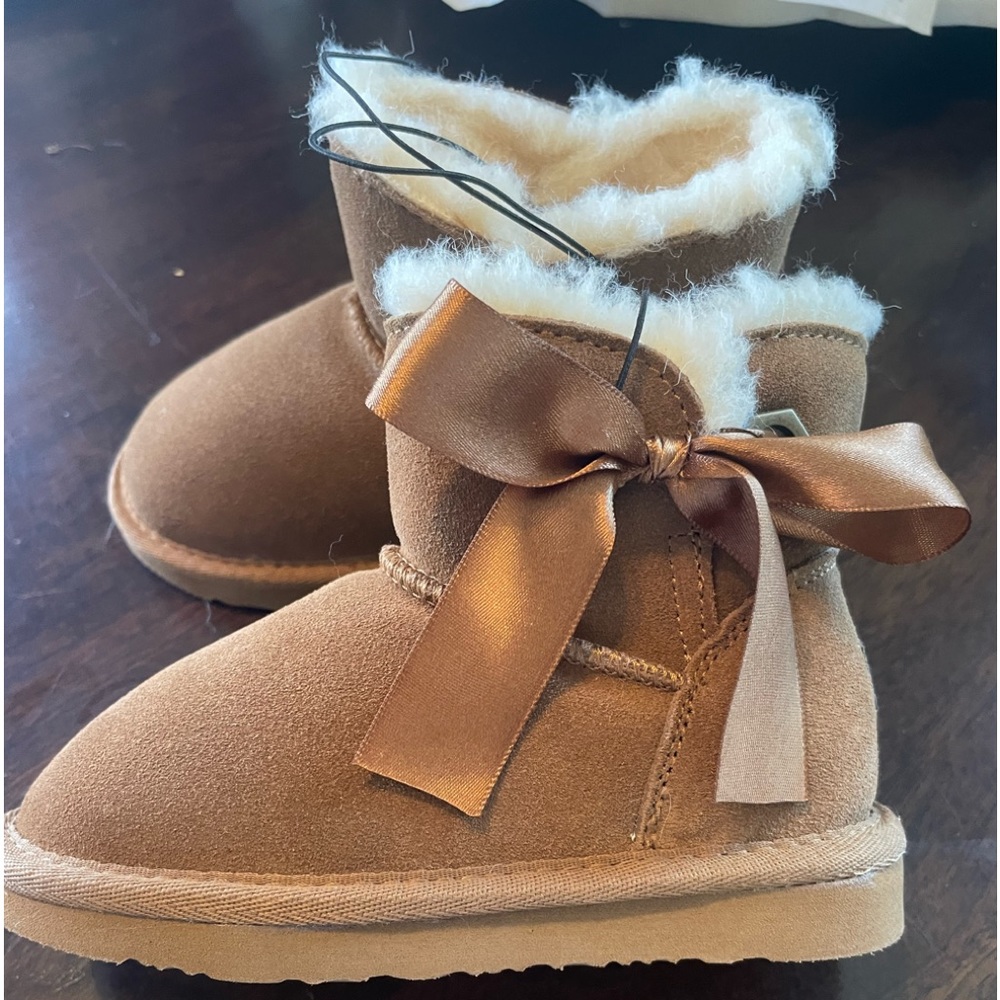 NEW “PAWZ” By BearPaws Youth “Hickory” Genuine Suede Ankle Boots Girls Shoes